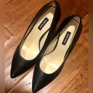 Classic leather Nine West Black Pumps Size 7.5